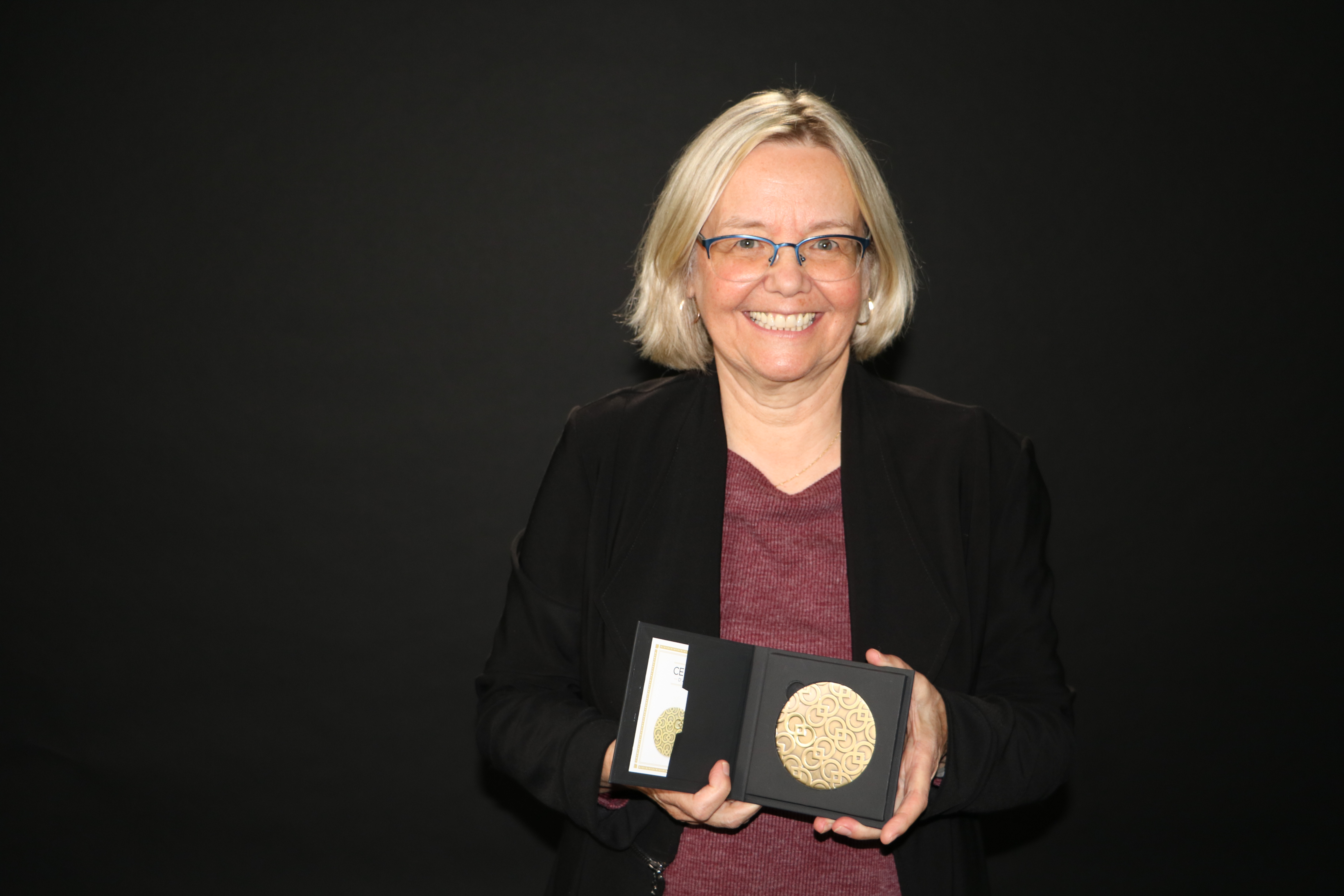 Lyne Hébert, pht retraitée | Prix Mérite du CIQ 2021 | OPPQ